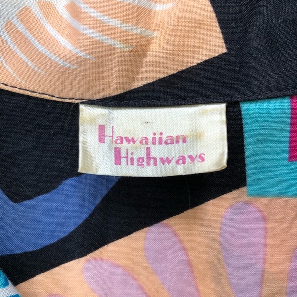 SOLD Vintage 80’s New Wave Hawaiian Shirt - Picture 3 of 4